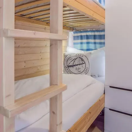 بوتيل Hausboot Stina