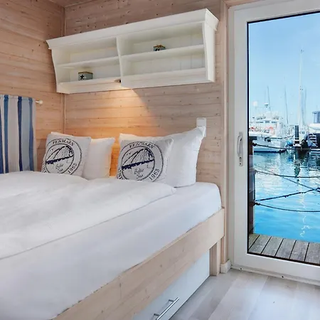 بوتيل Hausboot Stina